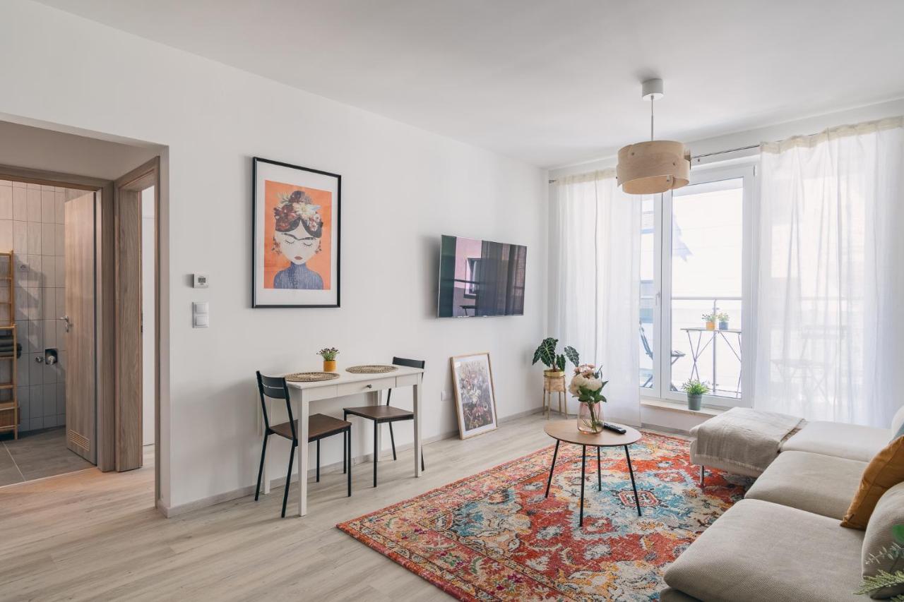 בודפשט Corvin Apartment With Balcony And Ac מראה חיצוני תמונה