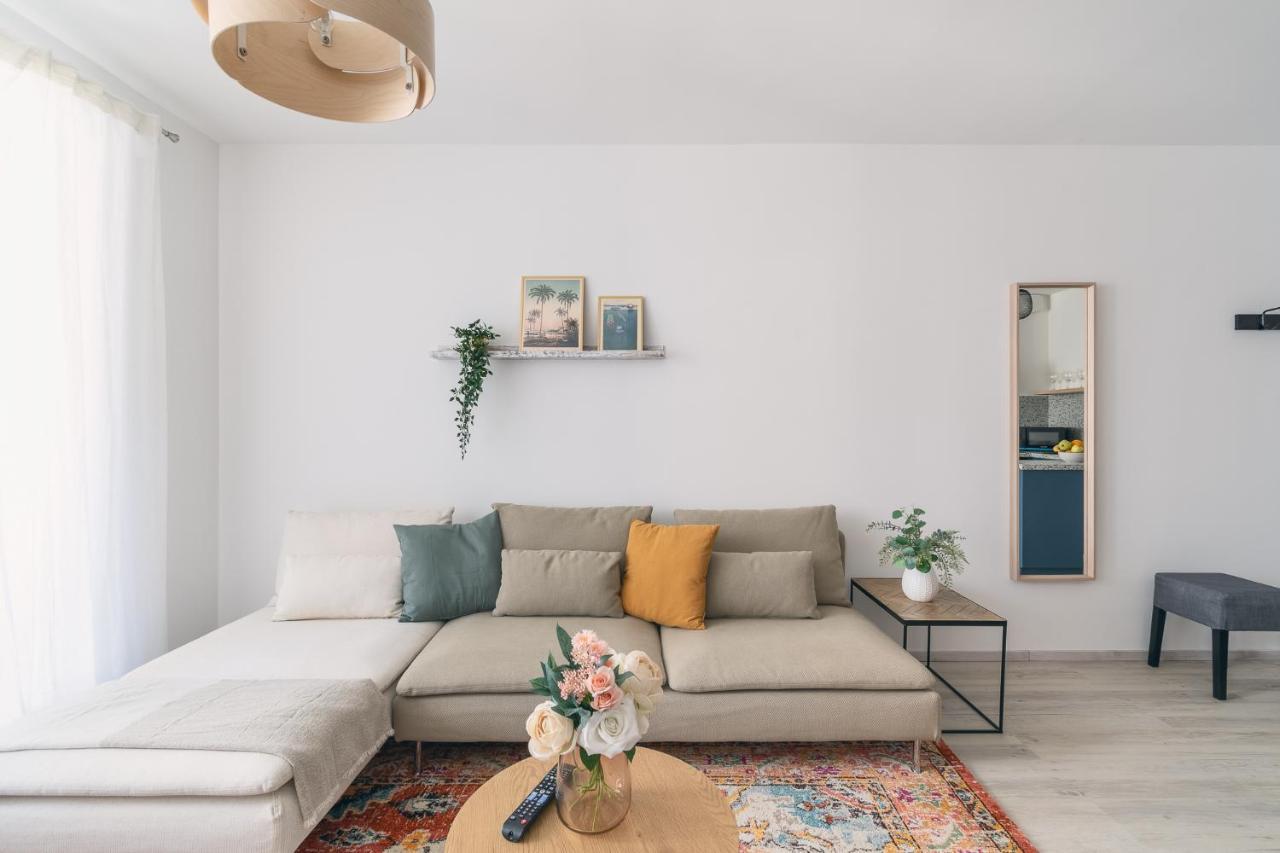 בודפשט Corvin Apartment With Balcony And Ac מראה חיצוני תמונה